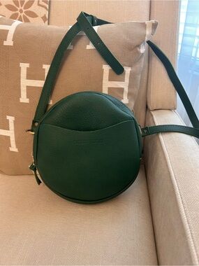 Portland Leather Green Round Crossbody Bag NWOT Portland Leather Med